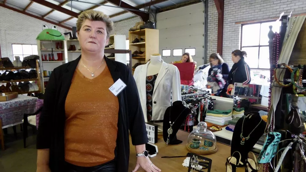 Clothing bank Egmond is looking for a permanent place: “Homeless, that is my greatest fear”