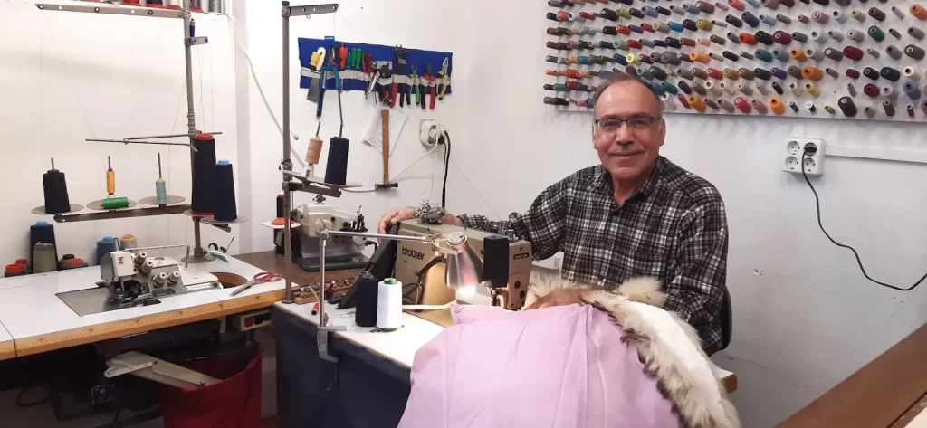 Abdul Textiel Atelier - Stomen-Kleding -Gordijnen-Matrassen-Schoenen