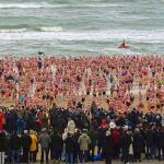Video : Nieuwjaarsduik in Egmond aan Zee 2023