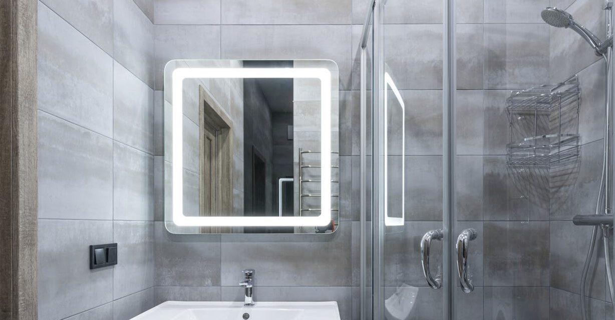 The many benefits of an illuminated bathroom mirror