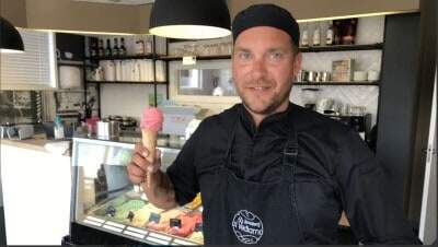Molto impegnato nella fabbrica di gelati di Egmond Binnen